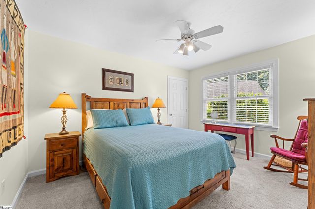 432 Thorn Meadow Lane, Boiling Springs, SC 29316