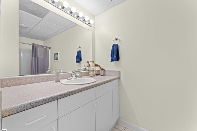 432 Thorn Meadow Lane, Boiling Springs, SC 29316