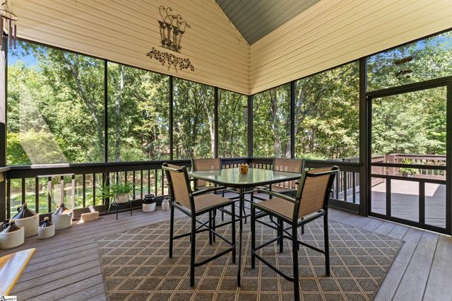 432 Thorn Meadow Lane, Boiling Springs, SC 29316