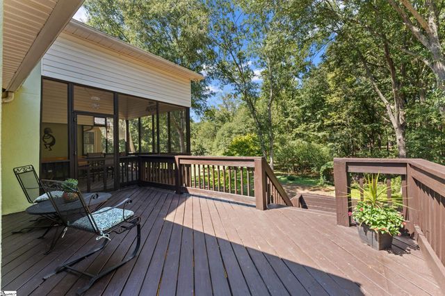 432 Thorn Meadow Lane, Boiling Springs, SC 29316