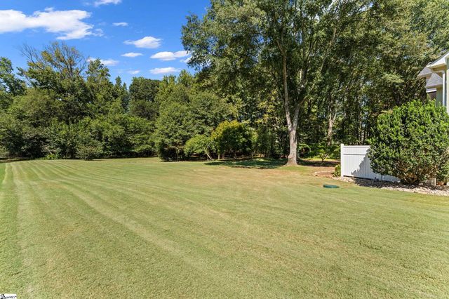 432 Thorn Meadow Lane, Boiling Springs, SC 29316