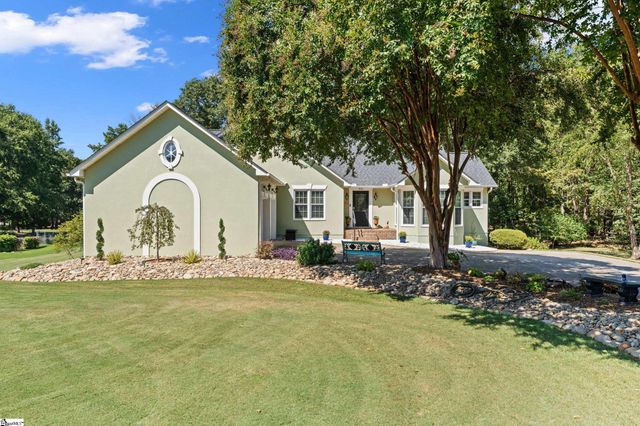 432 Thorn Meadow Lane, Boiling Springs, SC 29316