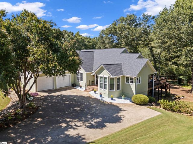 432 Thorn Meadow Lane, Boiling Springs, SC 29316