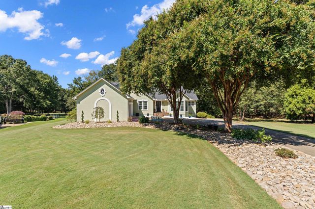 432 Thorn Meadow Lane, Boiling Springs, SC 29316