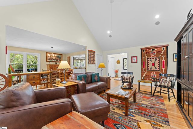 432 Thorn Meadow Lane, Boiling Springs, SC 29316