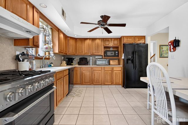 21 Sulliman Road, Edison, NJ 08817
