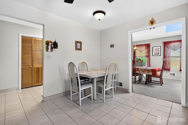 21 Sulliman Road, Edison, NJ 08817