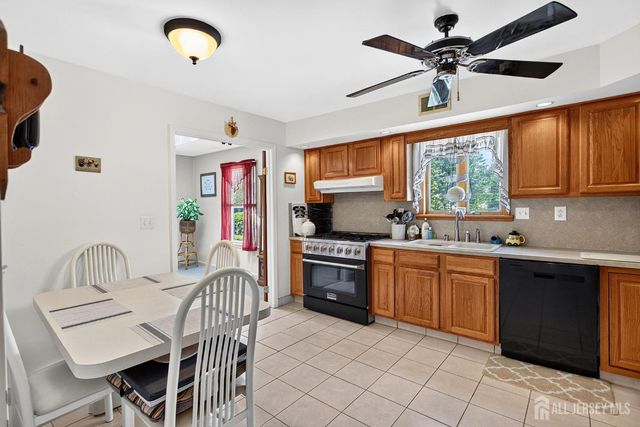 21 Sulliman Road, Edison, NJ 08817
