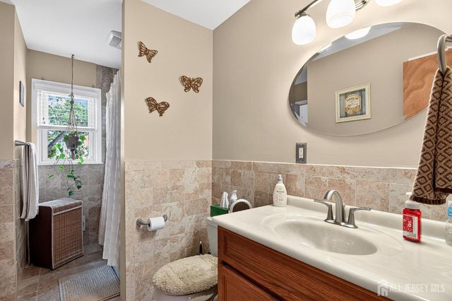 21 Sulliman Road, Edison, NJ 08817