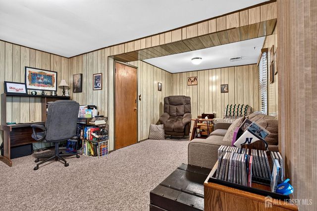 21 Sulliman Road, Edison, NJ 08817