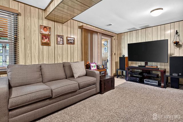 21 Sulliman Road, Edison, NJ 08817