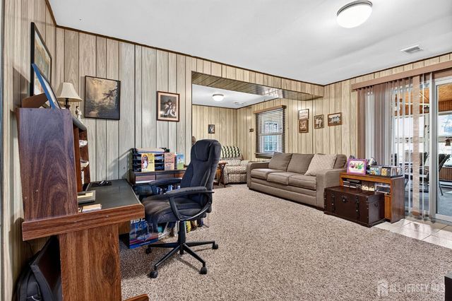 21 Sulliman Road, Edison, NJ 08817