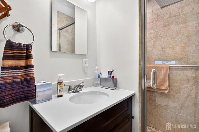 21 Sulliman Road, Edison, NJ 08817