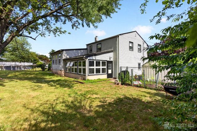 21 Sulliman Road, Edison, NJ 08817