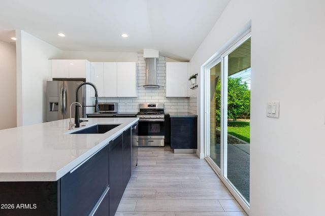 8150 E COLUMBUS Avenue, Scottsdale, AZ 85251