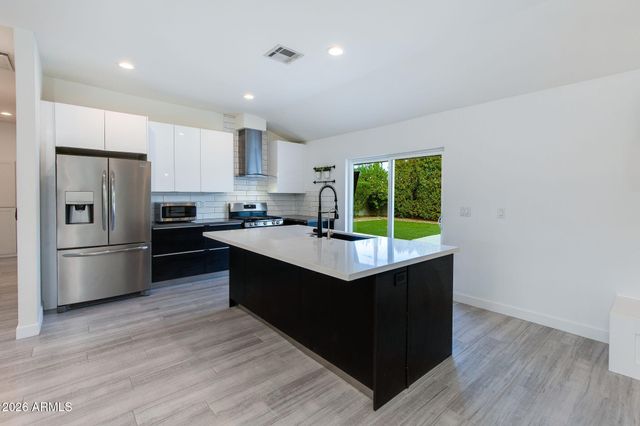 8150 E COLUMBUS Avenue, Scottsdale, AZ 85251