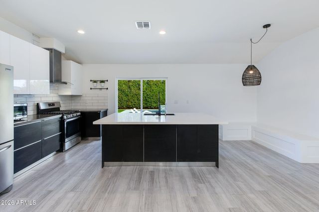 8150 E COLUMBUS Avenue, Scottsdale, AZ 85251