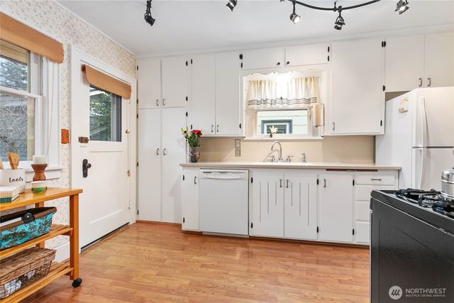 3018 Elm Street, Bellingham, WA 98225