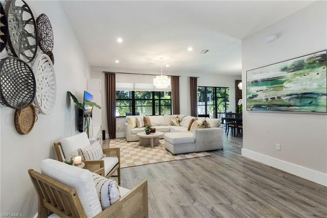 8785 Madrid CIR, Naples, FL 34104