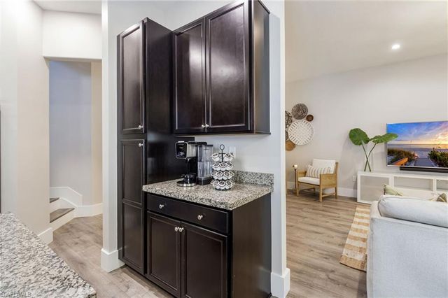 8785 Madrid CIR, Naples, FL 34104
