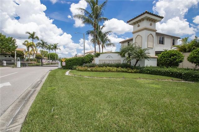 8785 Madrid CIR, Naples, FL 34104