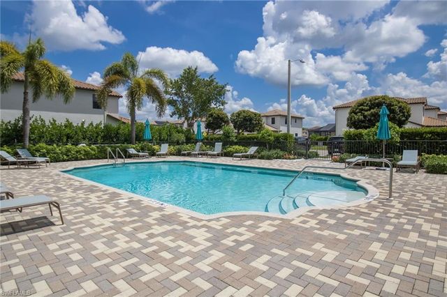 8785 Madrid CIR, Naples, FL 34104