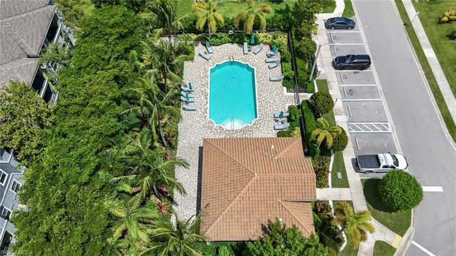 8785 Madrid CIR, Naples, FL 34104