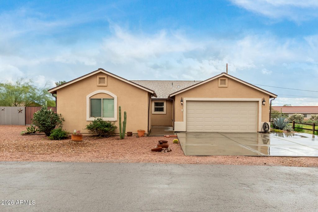 10393 E FORTUNA Avenue, Gold Canyon, AZ 85118