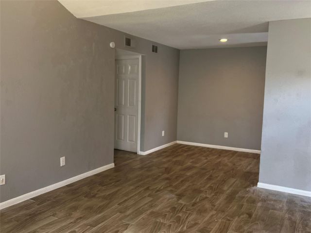 10211 Sugar Branch Drive 396, Houston, TX 77036
