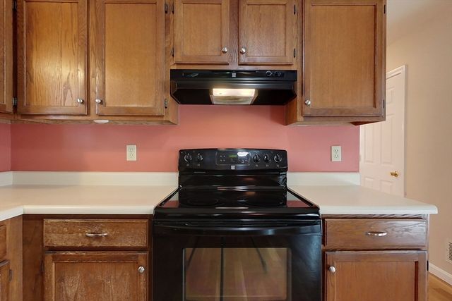 8 Tucker Park D, Pepperell, MA 01463