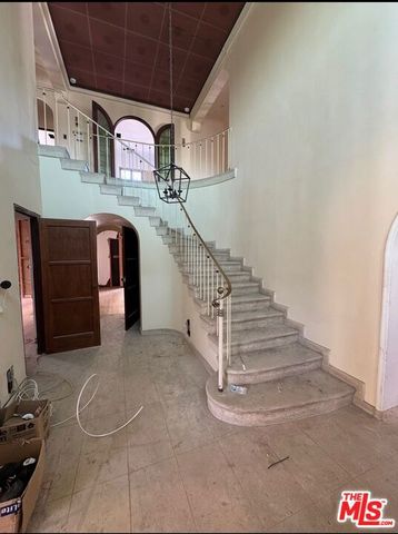 687 Lorraine Boulevard, Los Angeles, CA 90005