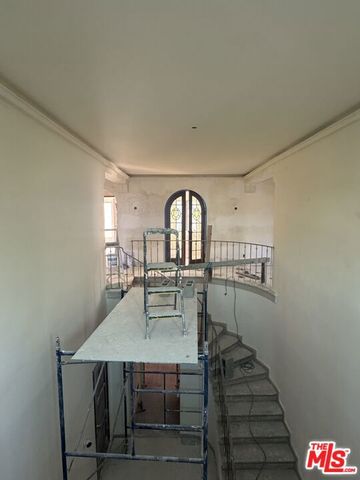 687 Lorraine Boulevard, Los Angeles, CA 90005
