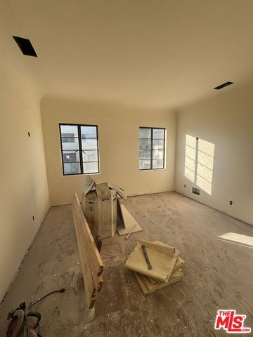 687 Lorraine Boulevard, Los Angeles, CA 90005