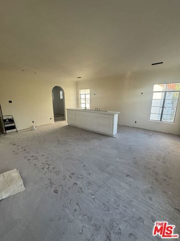 687 Lorraine Boulevard, Los Angeles, CA 90005