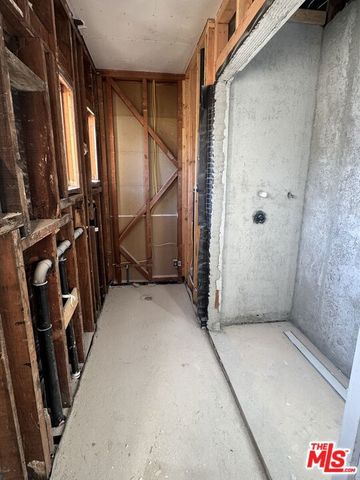 687 Lorraine Boulevard, Los Angeles, CA 90005