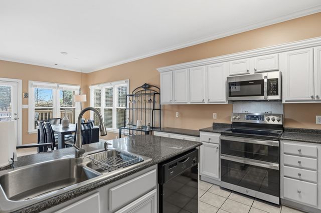 1277 WINTER SPRINGS LN, Cordova, TN 38016