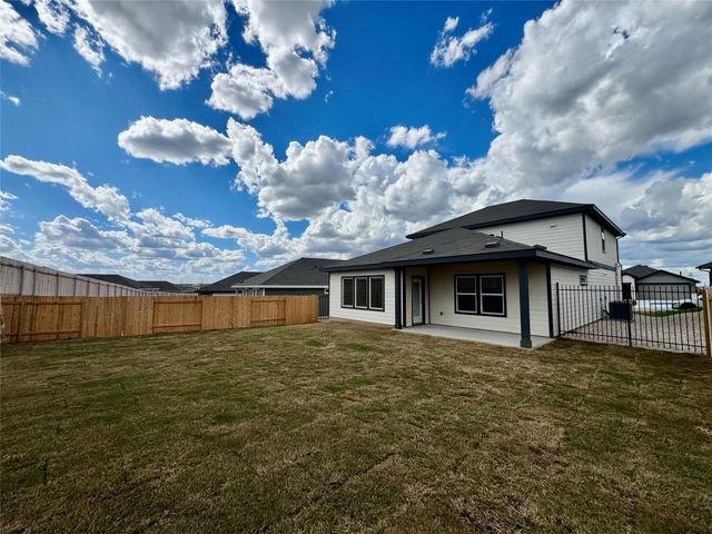 5001 Stockton LN, Del Valle, TX 78617