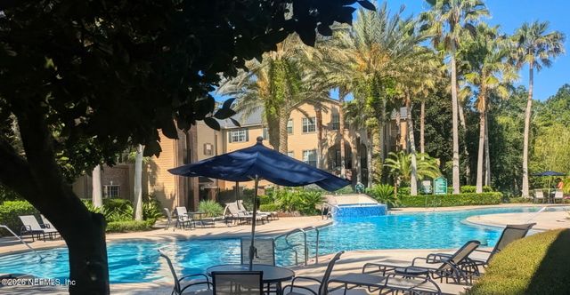 7800 POINT MEADOWS Drive 1431, Jacksonville, FL 32256