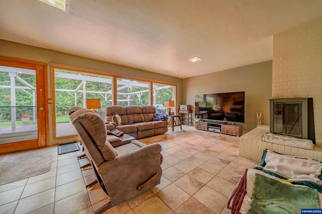 455 W High St, Stayton, OR 97383