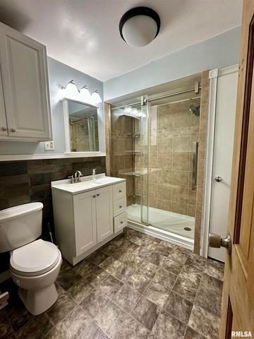 626 ARGYLE Court, Clinton, IA 52732