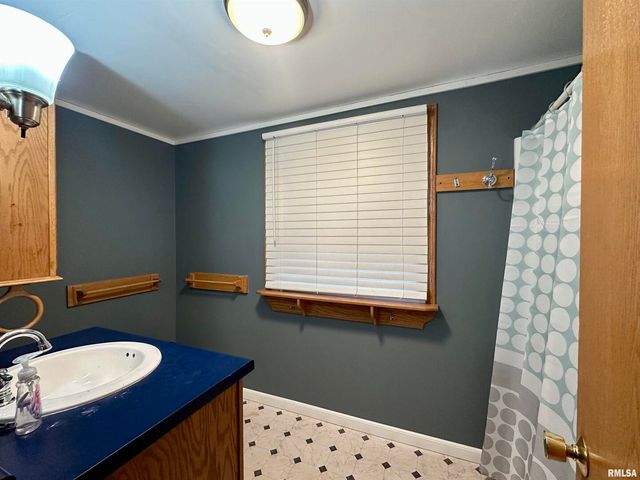 626 ARGYLE Court, Clinton, IA 52732