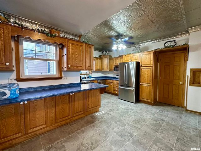 626 ARGYLE Court, Clinton, IA 52732