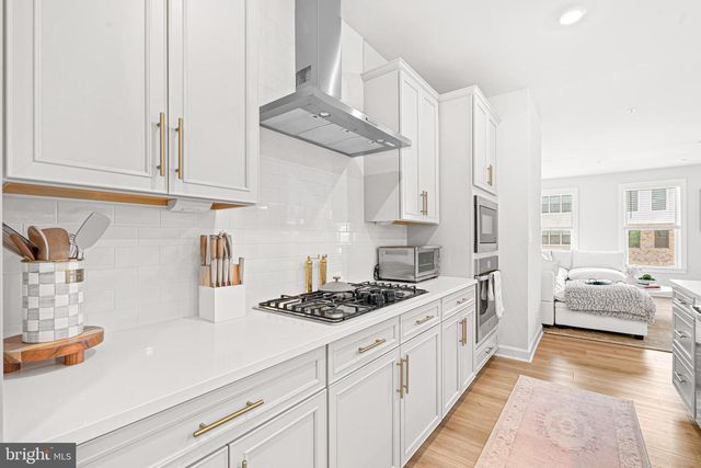 219 HICKORY HOLLOW CT, Cockeysville, MD 21030