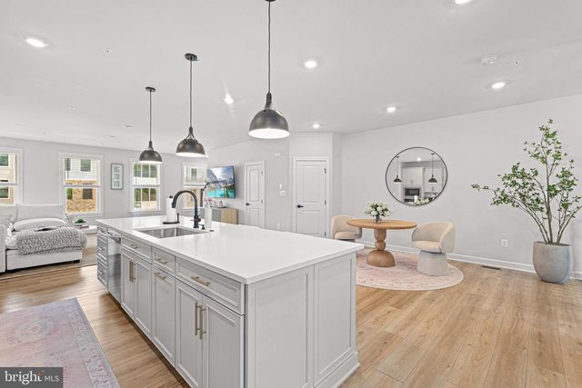 219 HICKORY HOLLOW CT, Cockeysville, MD 21030