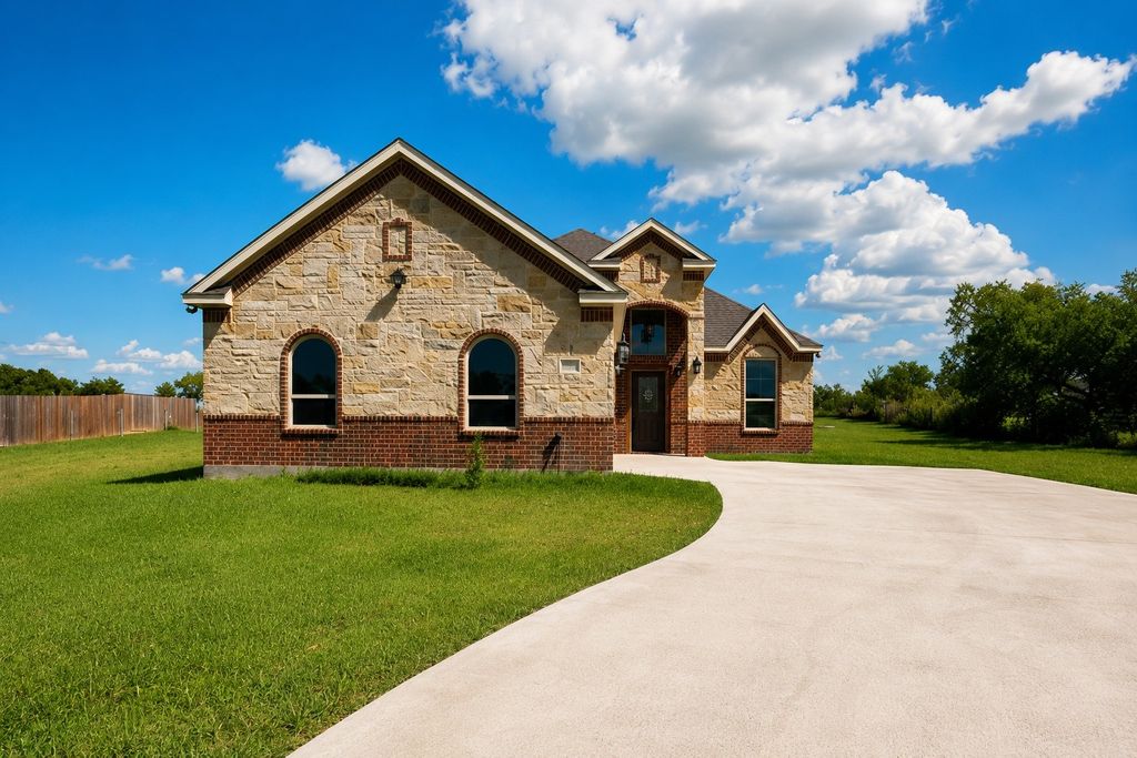 8008 County Road 1058, Rice, TX 75155