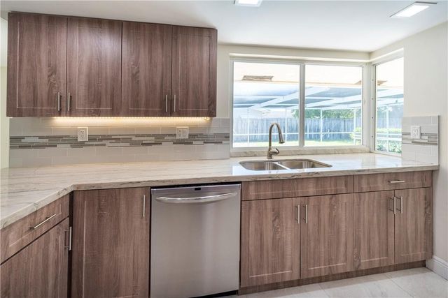 5200 NE 15th Avenue, Fort Lauderdale, FL 33334