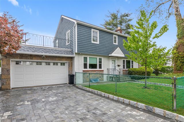 165 Linmouth Road, Malverne, NY 11565