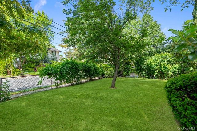 165 Linmouth Road, Malverne, NY 11565
