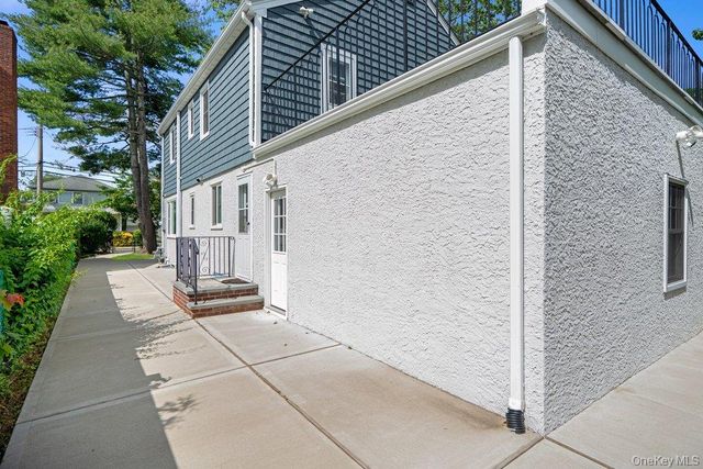 165 Linmouth Road, Malverne, NY 11565