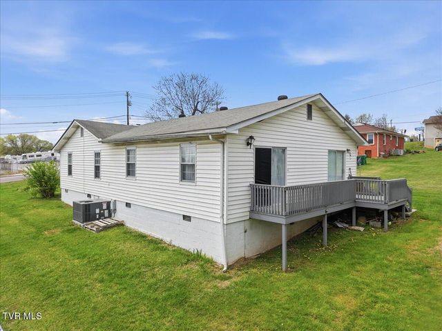 1324 Davis Street, Morristown, TN 37814